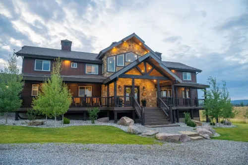 All-Season Luxury Mtn Retreat @ Lake w/ Hot Tub, Sauna & Near Hiking Trails, Ynp