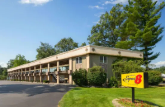 Super 8 by Wyndham Traverse City Các khách sạn ở 