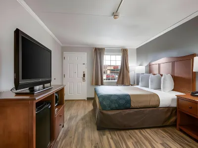 Travelodge by Wyndham Canton/Livonia Area, MI Hotels near Canton Public Library