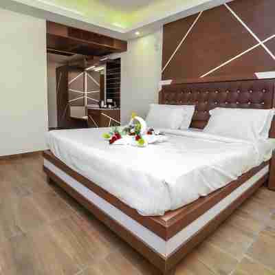 CS Empire Rooms