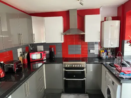 SOUTH LAKES TOWN HOUSE