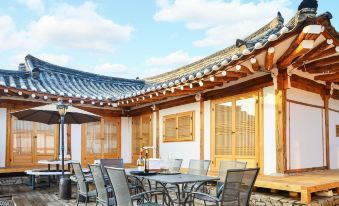 Gyeongju Hanokstay Hangbokhanzip