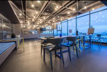 รูปภาพของFully Furnished Excellent Location -Next to Beach