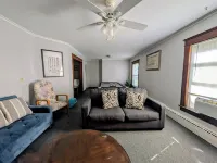5 min to the Corning Museum of Glass! Family-sized Duplex w/ pool table & patio