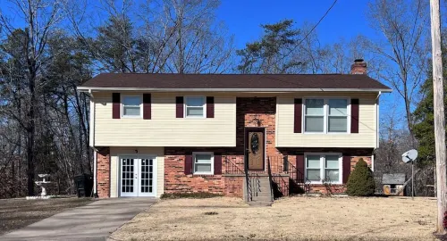 Modern Farm house in the city