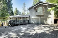 阿諾德家庭小屋，配有熱水浴缸、遊戲機與露台 - 3星級