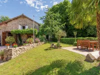 Cottage Bliss in Roussines Hotels in Roussines