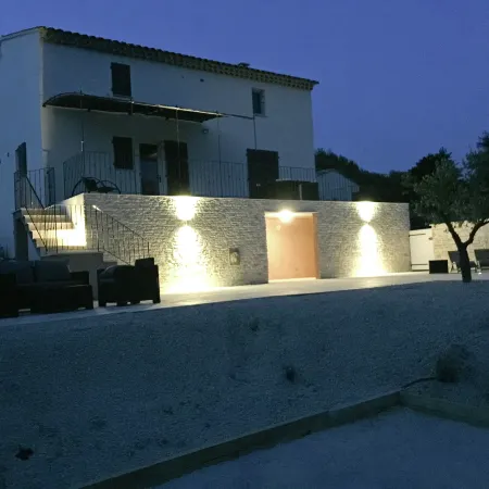 Villa in Lubéron with Saltwater Pool