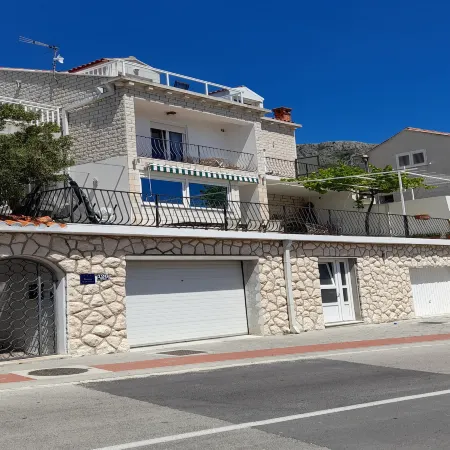 Apartments Knego - Comfort One Bedroom Apartment with Balcony and Sea View