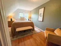 Meredith Town & Trail Cottage - Walkable to Water/Downtown, Dogs ok!