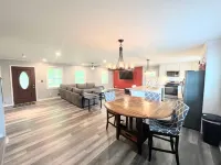 Spacious 4 BR 3 Full Bath House Near Airport & Shopping!