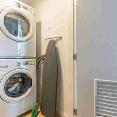 2BR | Rooftop, Gym, Lounge | Bellevue | Sophari C Others