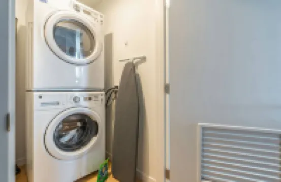 2BR | Rooftop, Gym, Lounge | Bellevue | Sophari C