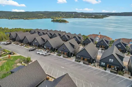 Pineapple Duo - Stay for 34