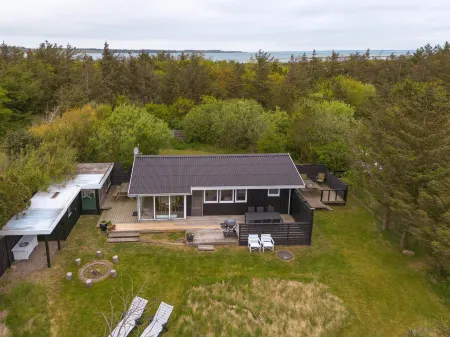 6 person holiday home in Thyholm-By Traum