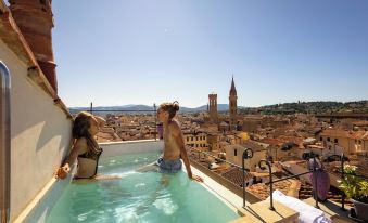 Donati Luxury Tower Suites