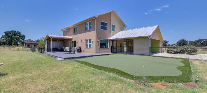 26-Acre Pilot Point Ranch Home w/ Pool & Mini Golf Hotels in Denton County