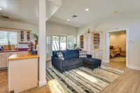 Luxe Pasadena Casita w/ Fireplace & Grill