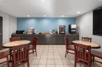 Days Inn by Wyndham College Park Airport Best Road - breakfast