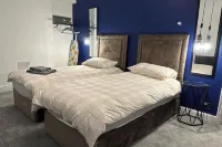 House - Sleeps 5 - Garden - Parking