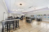 Days Inn & Suites by Wyndham Lakeland Hotels in Lakeland