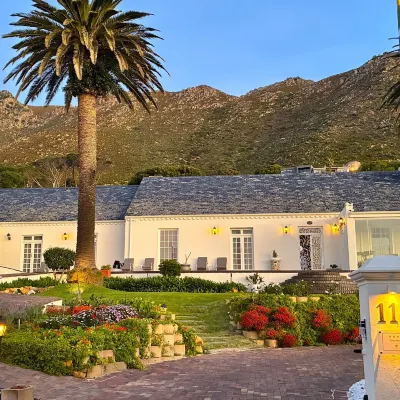 Manor on the Bay Hotels near Twin Palm Centre