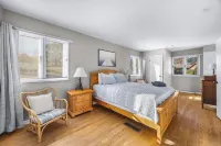 Spacious Lakefront Escape w/ Beach, Stocked Kitchen, Near Wineries & Views! - Wifi