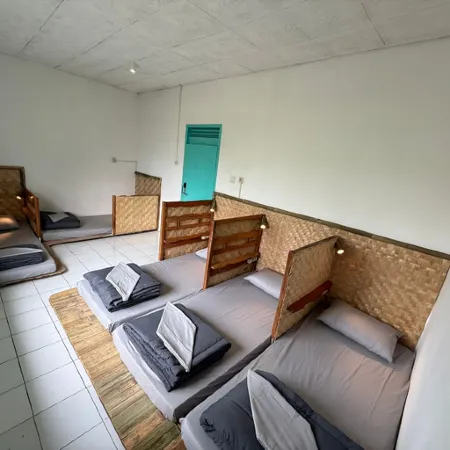 Stay and Farm Hostel