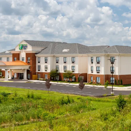 Holiday Inn Express & Suites Lancaster by IHG