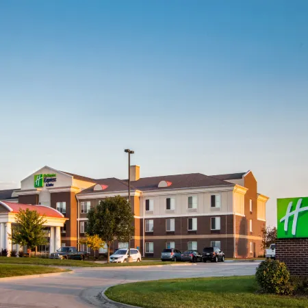 Holiday Inn Express & Suites ALTOONA-DES MOINES by IHG