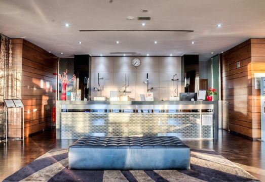 호텔 시우다드 데 모스톨레스