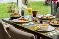 Leonardo Hotel Köln Bonn Airport - 朝食