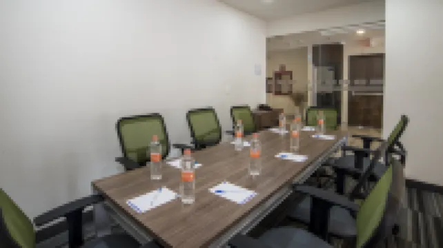 ホリデイ イン エクスプレス & スイーツ シウダード オブレゴン by IHG