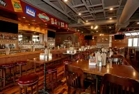 Holiday Inn & Suites SIOUX FALLS - AIRPORT by IHG - bar