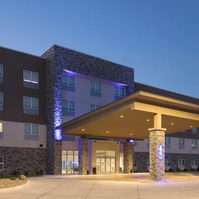Holiday Inn Express & Suites SIOUX CITY NORTH-EVENT CENTER by IHG Hotels near Tyson Events Center