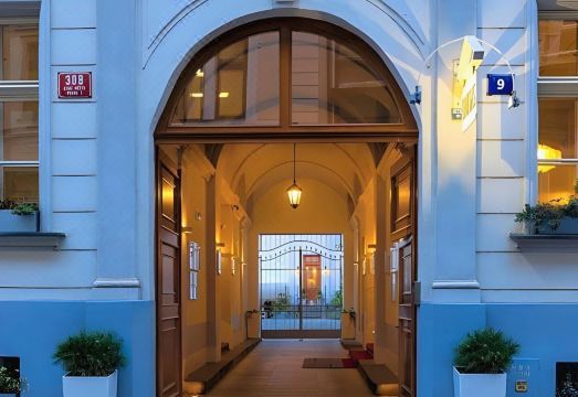 유나이타스 레지던스 정원