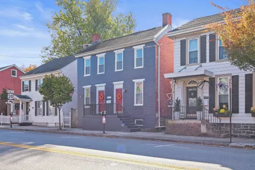Entire Downtown Gettysburg Historic 4Br/3BA Home, Sleeps 8 with Free Parking