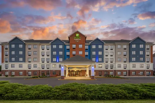 Holiday Inn Express & Suites INDIANAPOLIS - EAST by IHG - 3 ดาว