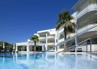 Molos Bay Hotel - สระว่ายน้ำบนดาดฟ้า