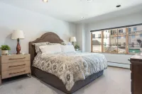 3 Bd, 4 Ba CONDO IN THE HEART OF BEAVER CREEK VLG Park Hyatt附近的飯店