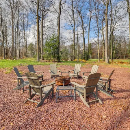 Hot Tub + Lake Access: Spacious Tobyhanna Home