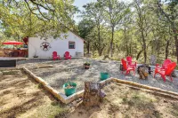 1 Mi to Park and Boat Ramp! Lake Texoma Retreat - Wifi
