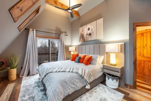 Night Owl 3 Bedroom Cabin by RedAwning - Chalets