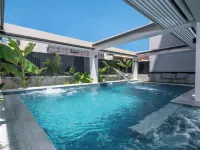 Captain Napoleon Paterakis Cnp Luxurious Suites - Pools