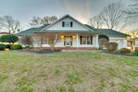 Peaceful Big Sandy Home w/ Deck on Kentucky Lake! - 3-Star