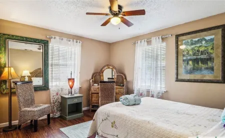 Charming 2-bedroom 2-bathroom house in brilliant Tybee Island with AC, WiFi Отели рядом с достопримечательностью «Тайби-Айленд Лайт Стейшен Энд Музеум»