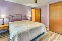 Dirt Road Digs - Quiet Home in Lakeville!