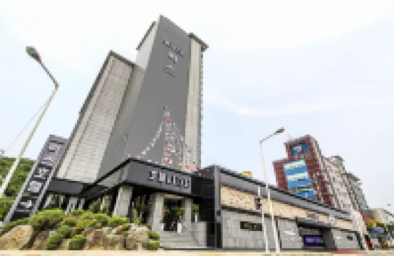 Luxe Hotel