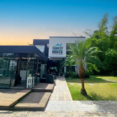 Foresthouse Beach Hostel Hotels near Canajure Beach