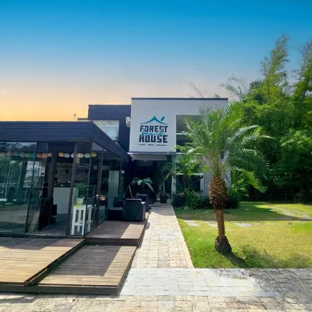 Foresthouse Beach Hostel